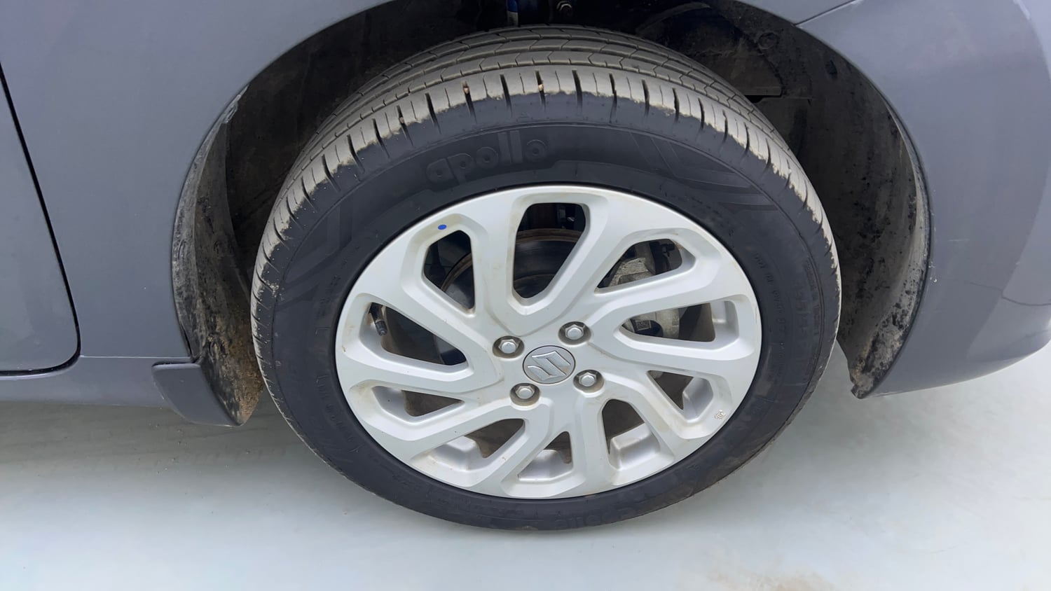 Used 2024 Maruti Suzuki Baleno Zeta AGS Petrol Automatic tyres RIGHT FRONT TYRE RIM VIEW