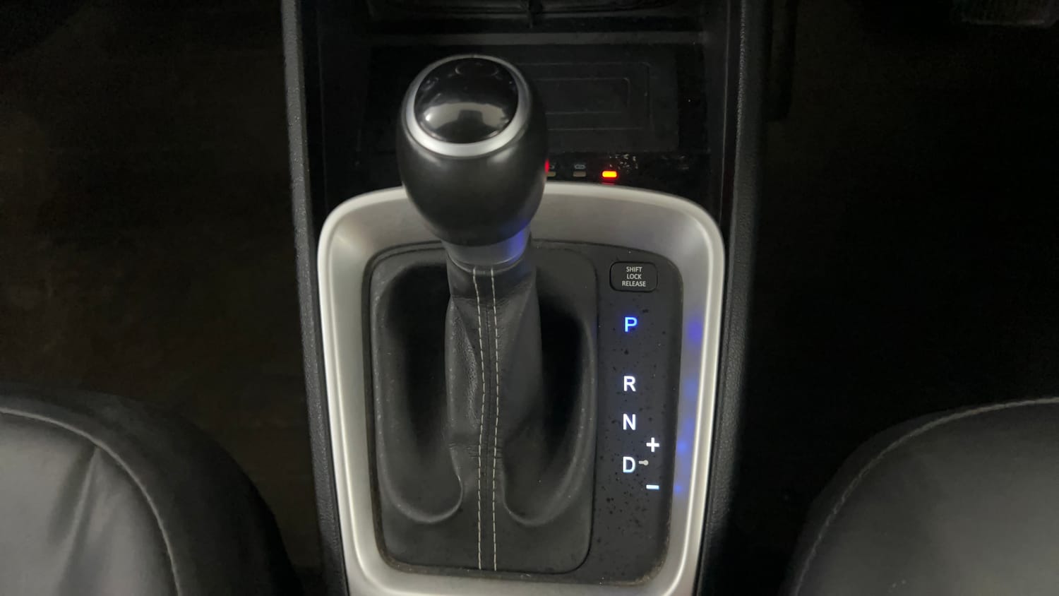 Used 2019 Hyundai Venue SX Plus 1.0 Turbo DCT Petrol Automatic interior GEAR  KNOB VIEW