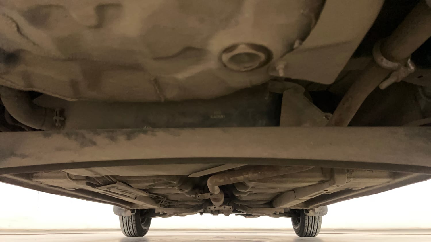 Used 2015 Hyundai i10 Sportz 1.1 iRDE2 Petrol Manual extra REAR UNDERBODY VIEW (TAKEN FROM REAR)