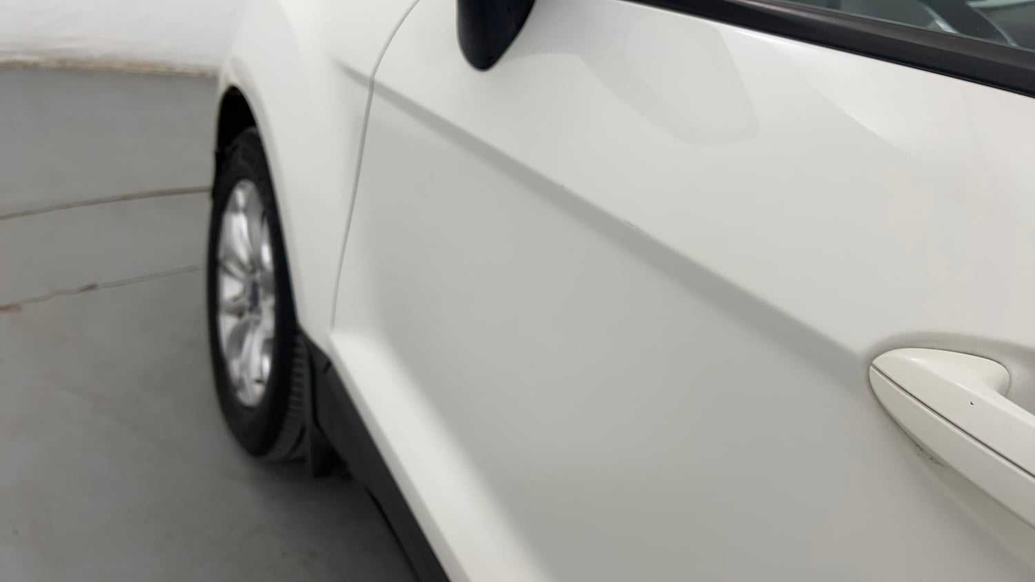 Used 2017 Ford EcoSport Titanium 1.5L Ti-VCT AT Petrol Automatic dents MINOR DENT