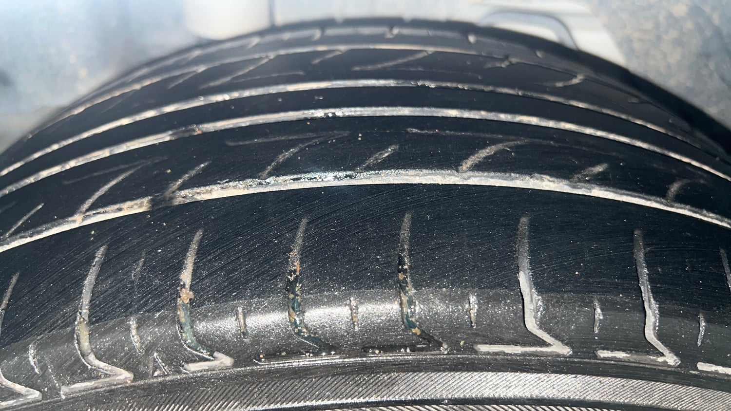 Used 2016 Ford Figo Titanium 1.5 Ti-VCT AT Petrol Automatic tyres RIGHT REAR TYRE TREAD VIEW