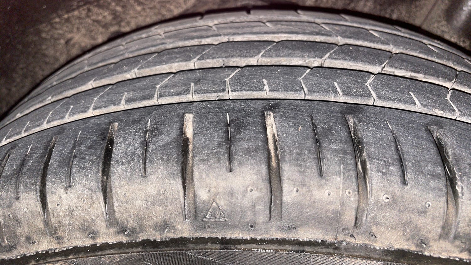 Used 2020 Ford Figo Aspire Titanium 1.2 Ti-VCT Petrol Manual tyres LEFT REAR TYRE TREAD VIEW
