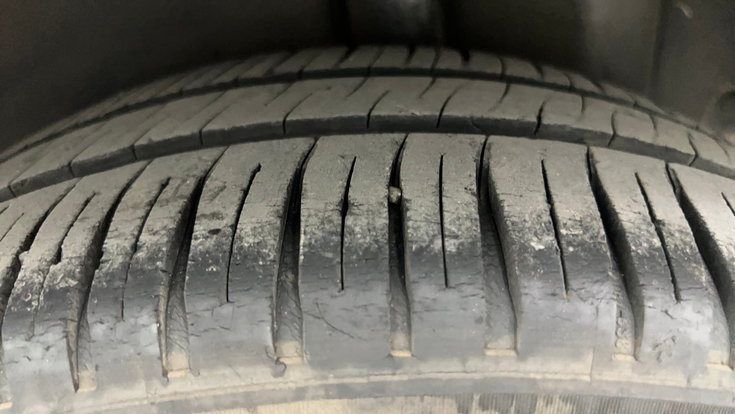 Used 2012 Maruti Suzuki Swift Dzire ZXi 1.2 BS-IV Petrol Manual tyres LEFT REAR TYRE TREAD VIEW