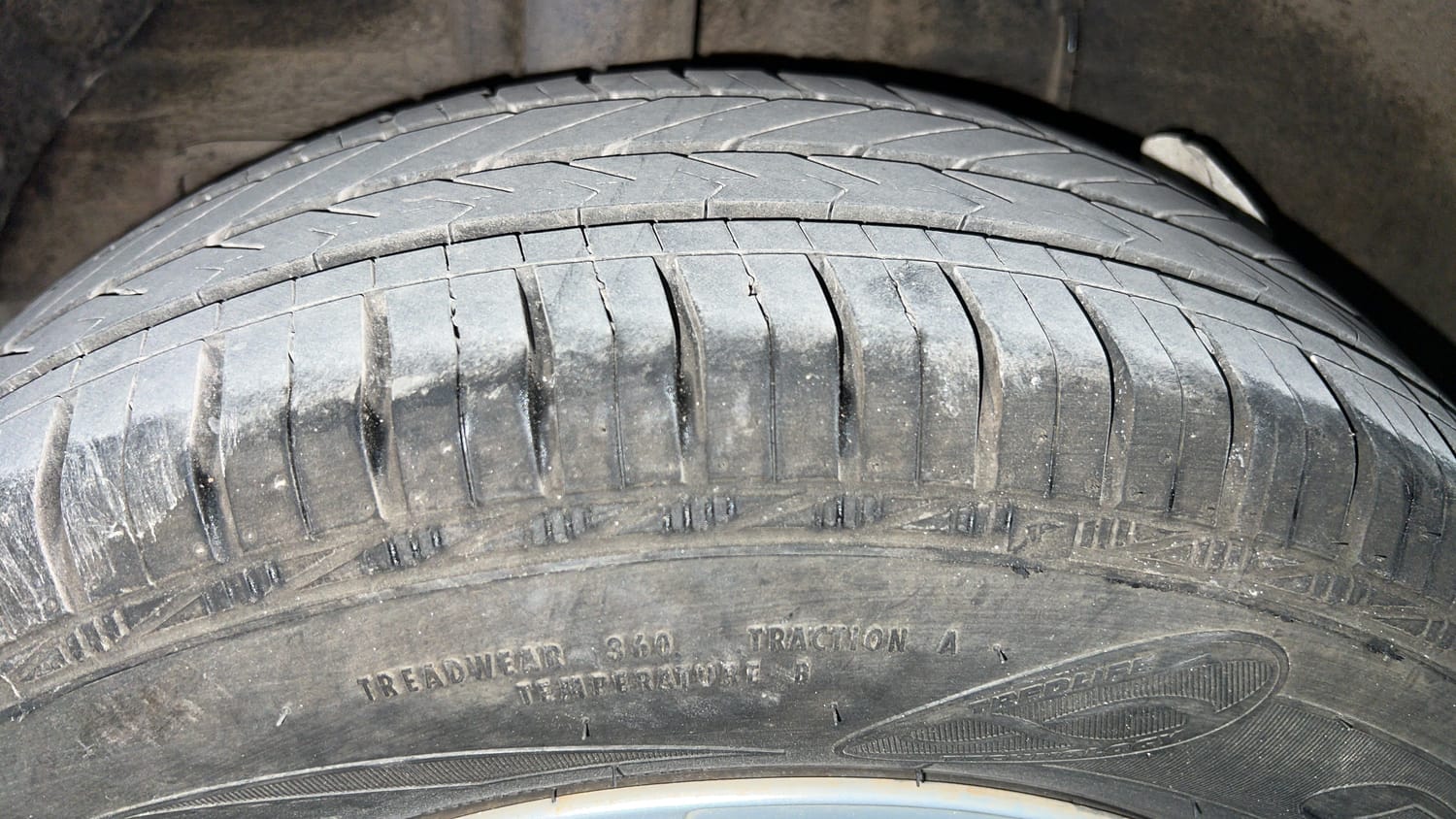 Used 2016 Hyundai Elite i20 Sportz 1.2 Petrol Manual tyres RIGHT REAR TYRE TREAD VIEW