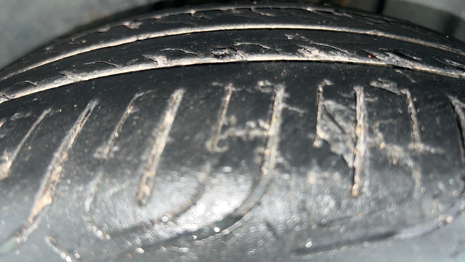 Used 2022 Tata Altroz XZ Plus Diesel Dark Edition Diesel Manual tyres LEFT FRONT TYRE TREAD VIEW