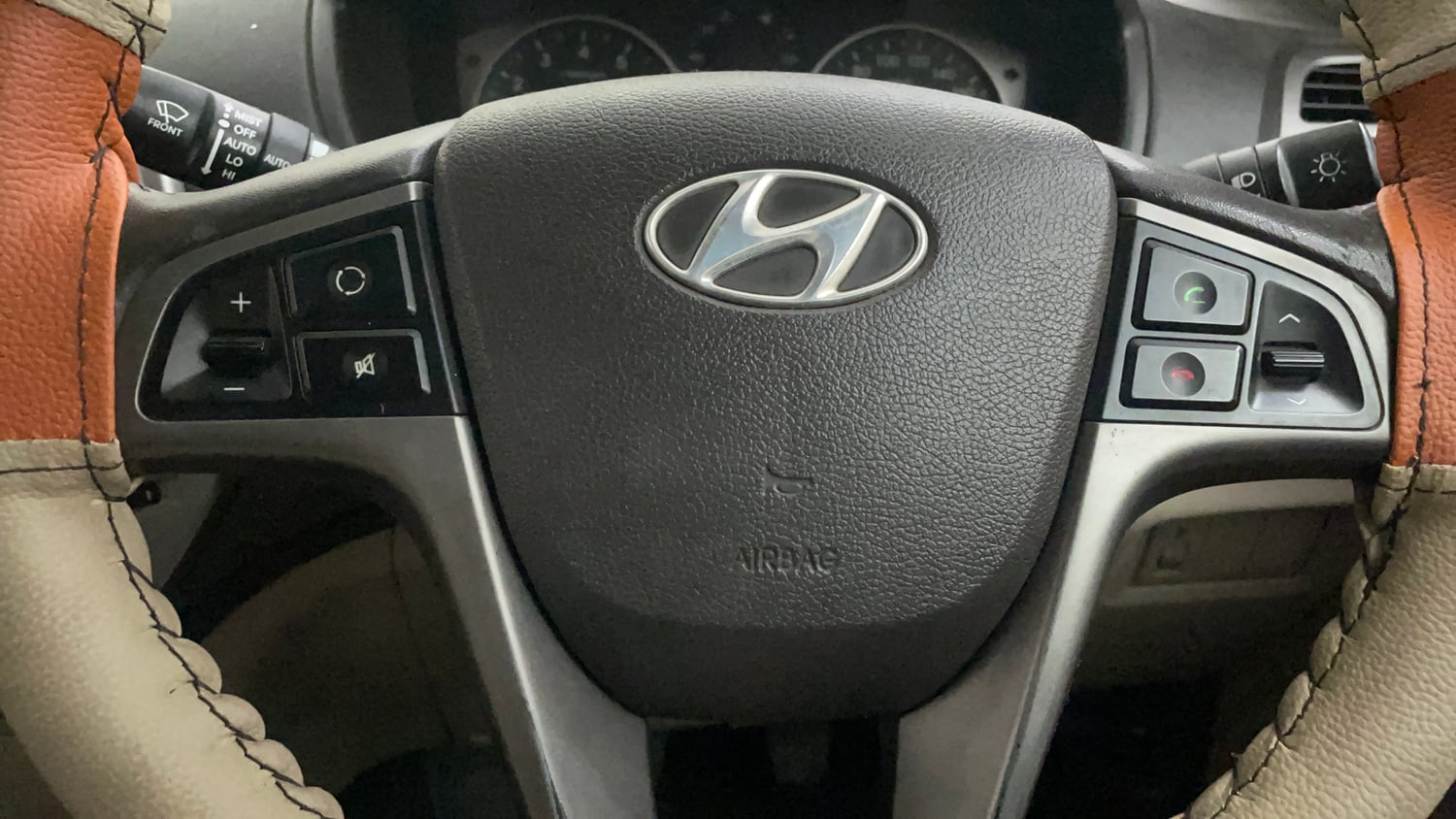 Used 2012 Hyundai i20 Sportz 1.2 Petrol Manual top_features Airbags