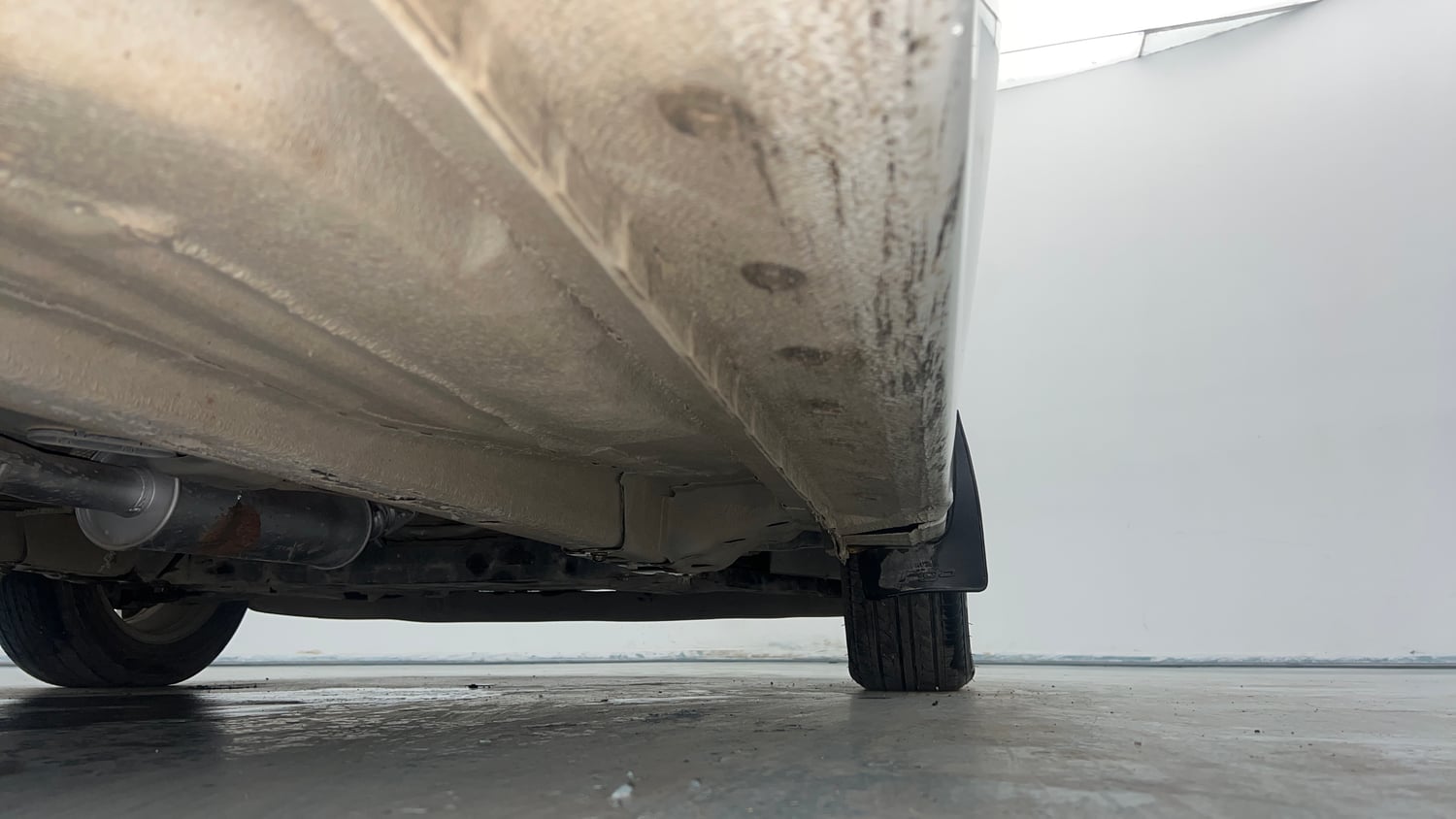 Used 2016 Ford Figo Titanium 1.5 Ti-VCT AT Petrol Automatic extra REAR RIGHT UNDERBODY VIEW