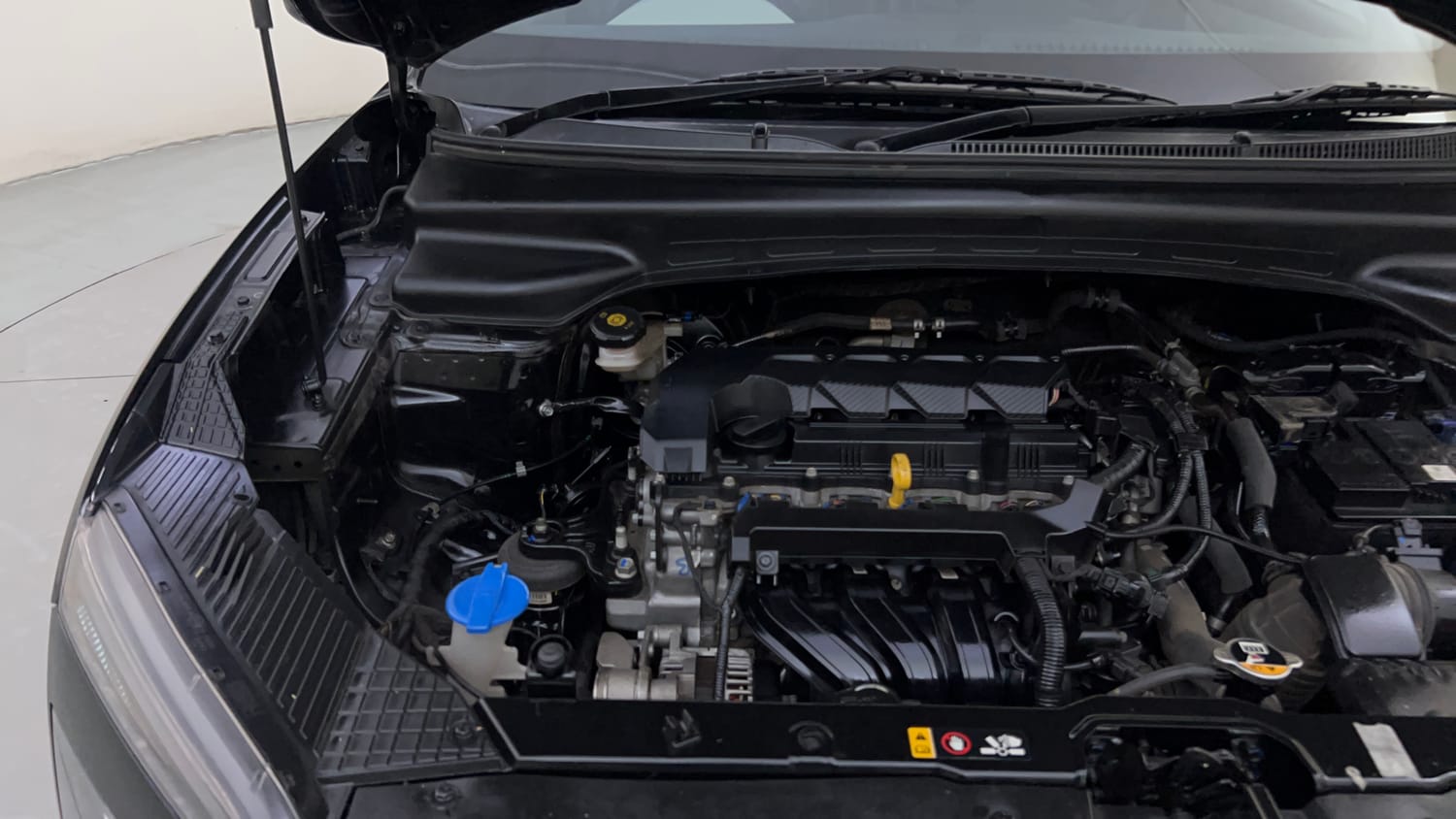 Used 2023 Hyundai Creta SX 1.5 Petrol Petrol Manual engine ENGINE RIGHT SIDE HINGE & APRON VIEW