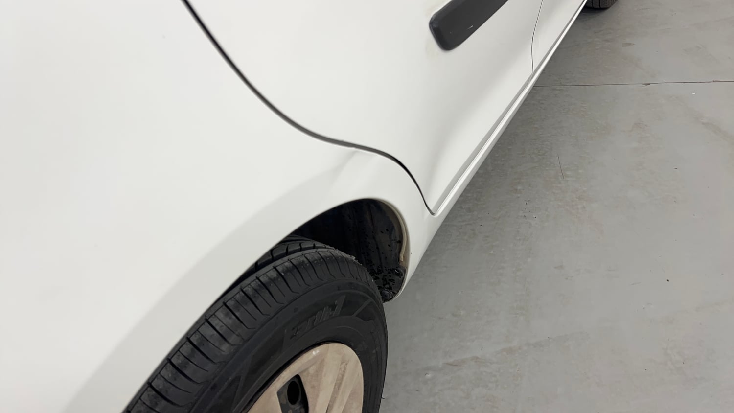 Used 2013 Maruti Suzuki Swift VXi Petrol Manual dents MINOR SCRATCH
