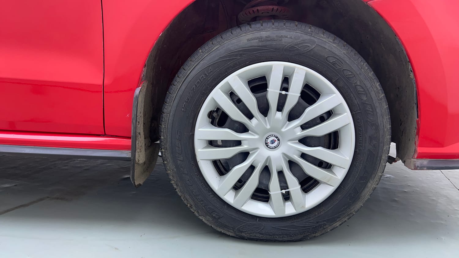 Used 2021 Volkswagen Polo Trendline 1.0L MPI Petrol Manual tyres RIGHT FRONT TYRE RIM VIEW