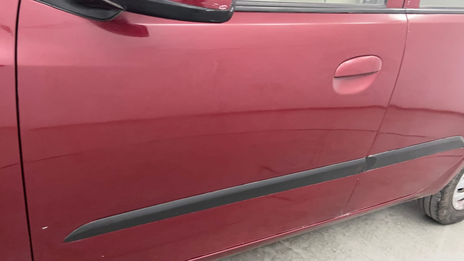 Used 2015 Hyundai i10 Sportz 1.1 iRDE2 Petrol Manual dents MINOR SCRATCH