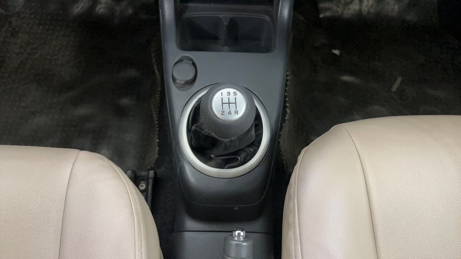 Used 2012 Maruti Suzuki Swift Dzire ZXi 1.2 BS-IV Petrol Manual interior GEAR  KNOB VIEW