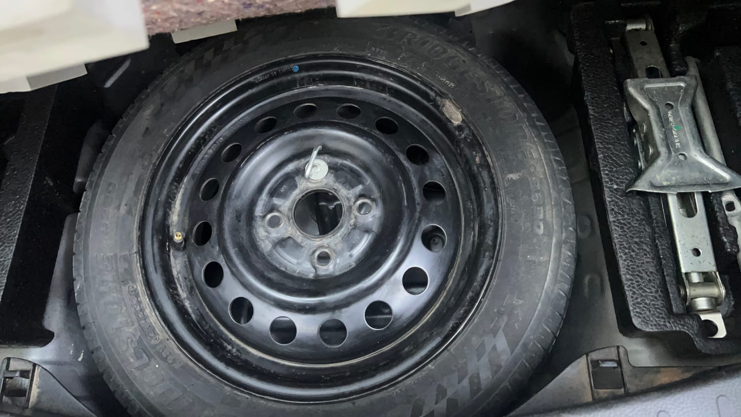 Used 2017 Maruti Suzuki Wagon R VXI Petrol Manual tyres SPARE TYRE VIEW