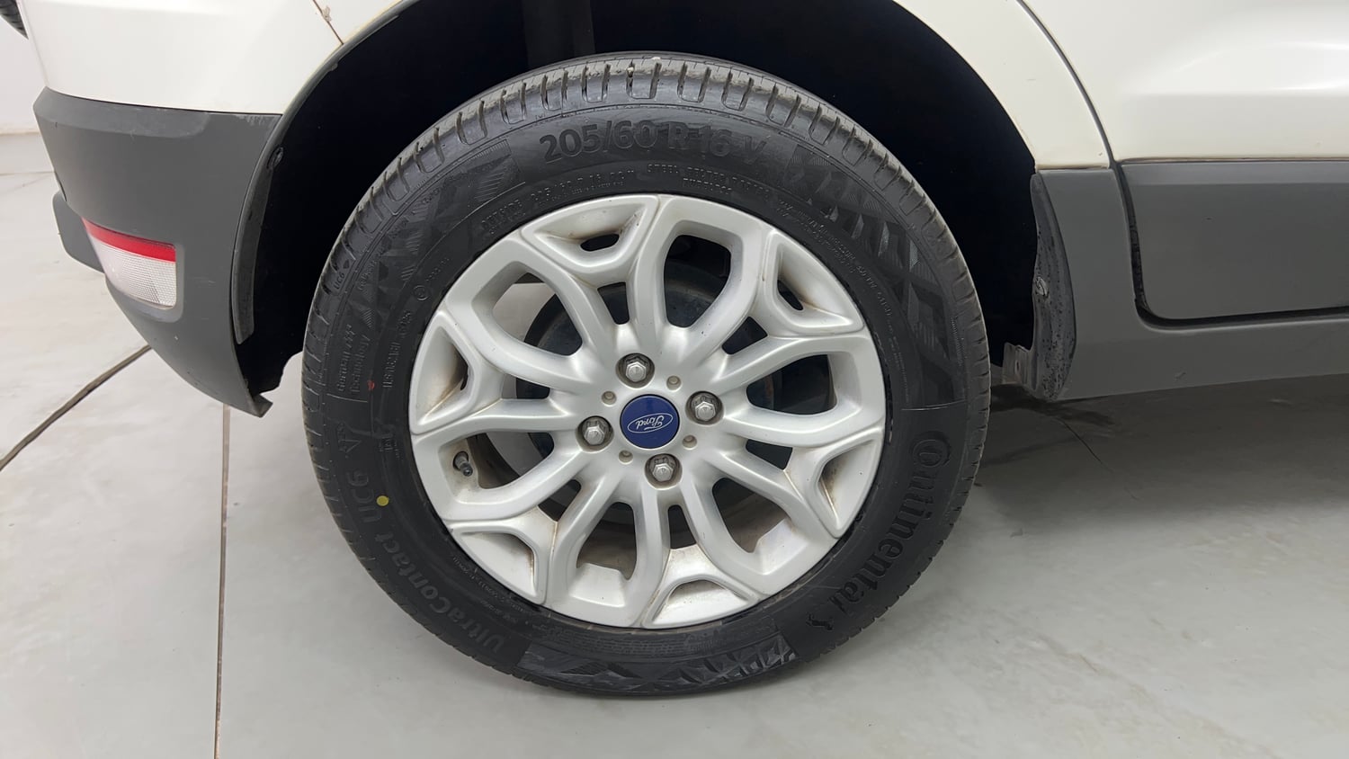 Used 2017 Ford EcoSport Titanium 1.5L Ti-VCT AT Petrol Automatic tyres RIGHT REAR TYRE RIM VIEW