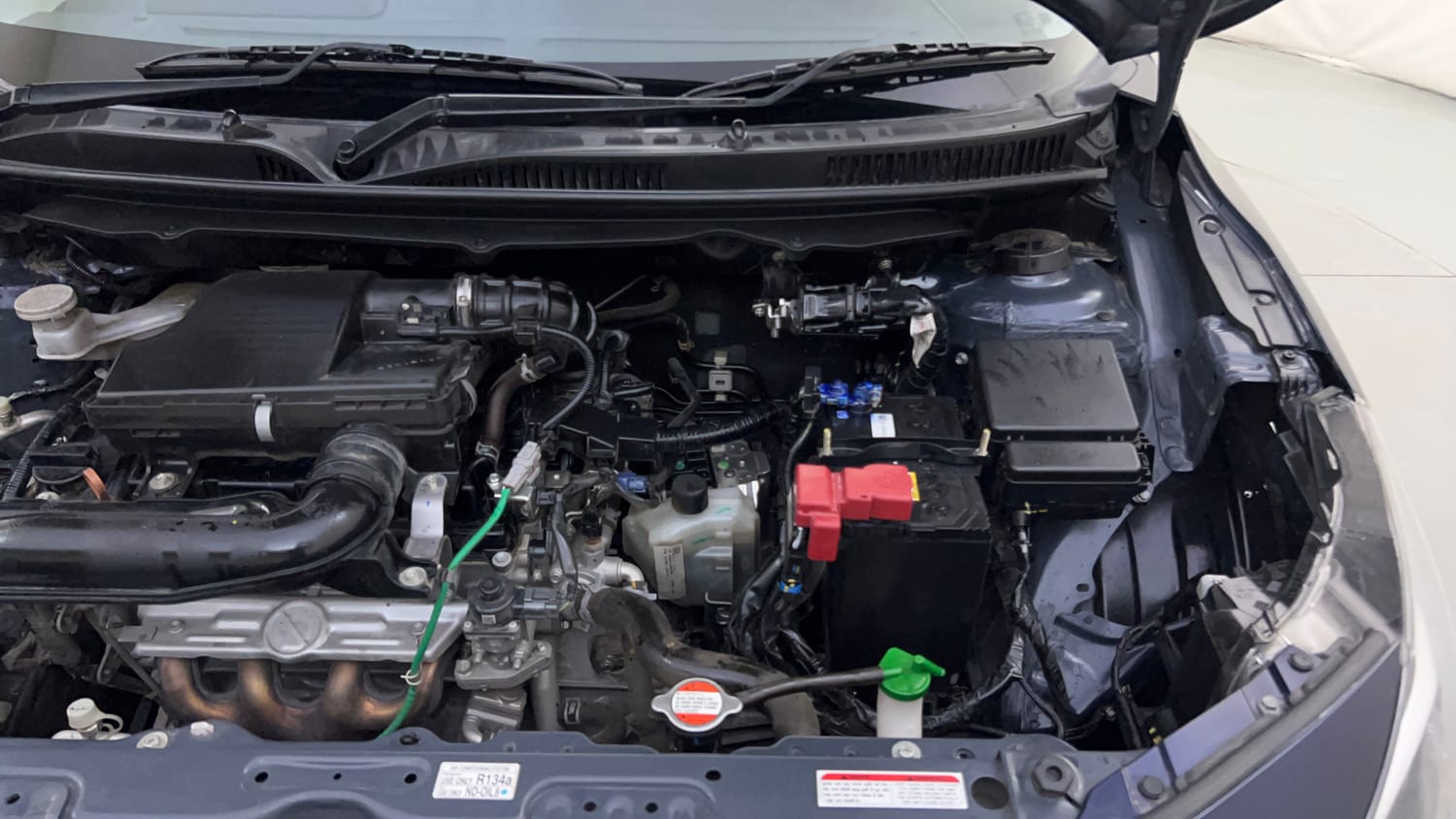 Used 2023 Toyota Glanza V AMT Petrol Automatic engine ENGINE LEFT SIDE HINGE & APRON VIEW