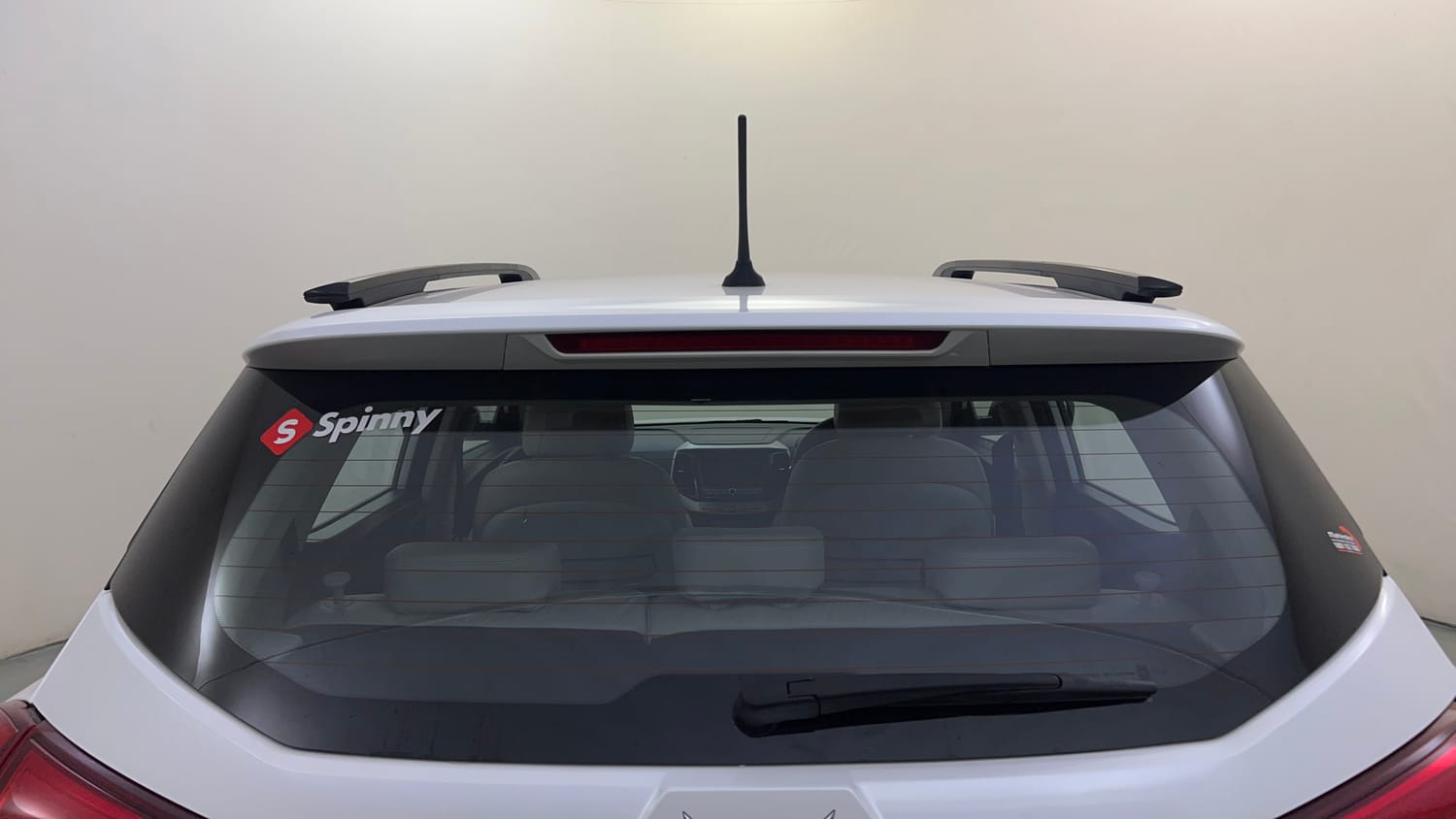 Used 2024 Mahindra XUV 300 W8 (O) 1.2 Petrol Petrol Manual exterior BACK WINDSHIELD VIEW