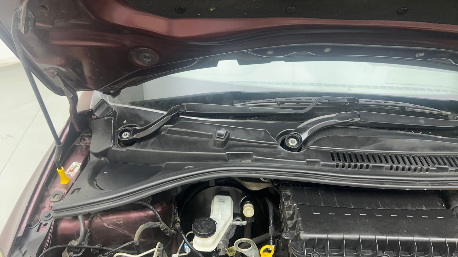 Used 2021 Tata Tigor XZA Plus Petrol Automatic engine ENGINE RIGHT SIDE HINGE & APRON VIEW