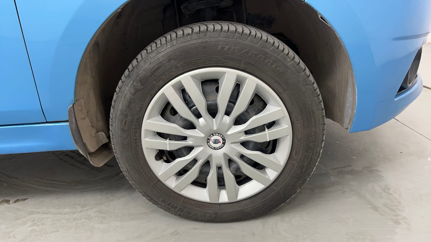 Used 2017 Tata Tiago Revotron XT Petrol Manual tyres RIGHT FRONT TYRE RIM VIEW
