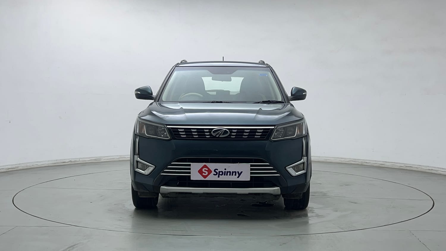 Used 2021 Mahindra XUV 300 W8 1.2 Petrol Petrol Manual exterior FRONT VIEW