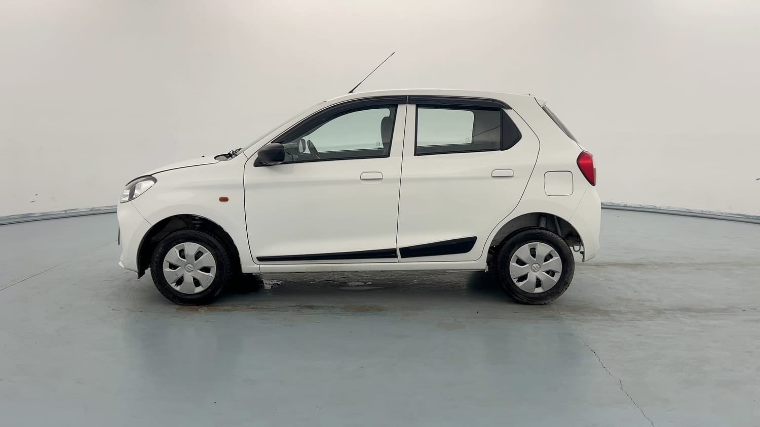 Used 2023 Maruti Suzuki Alto K10 VXi Plus Petrol Manual exterior LEFT SIDE VIEW