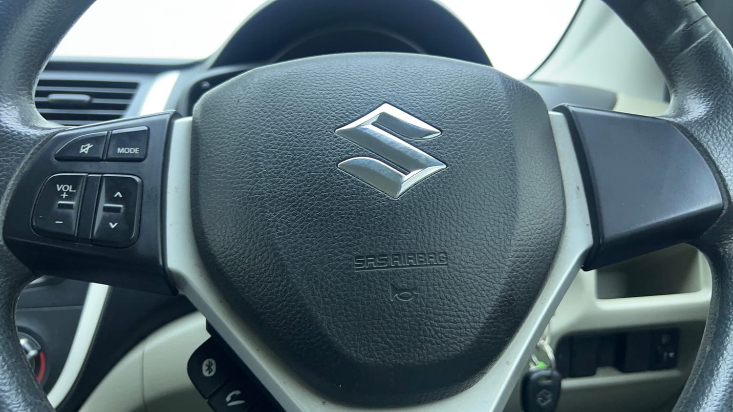 Used 2017 Maruti Suzuki Celerio ZXI (O) AMT Petrol Automatic top_features Airbags