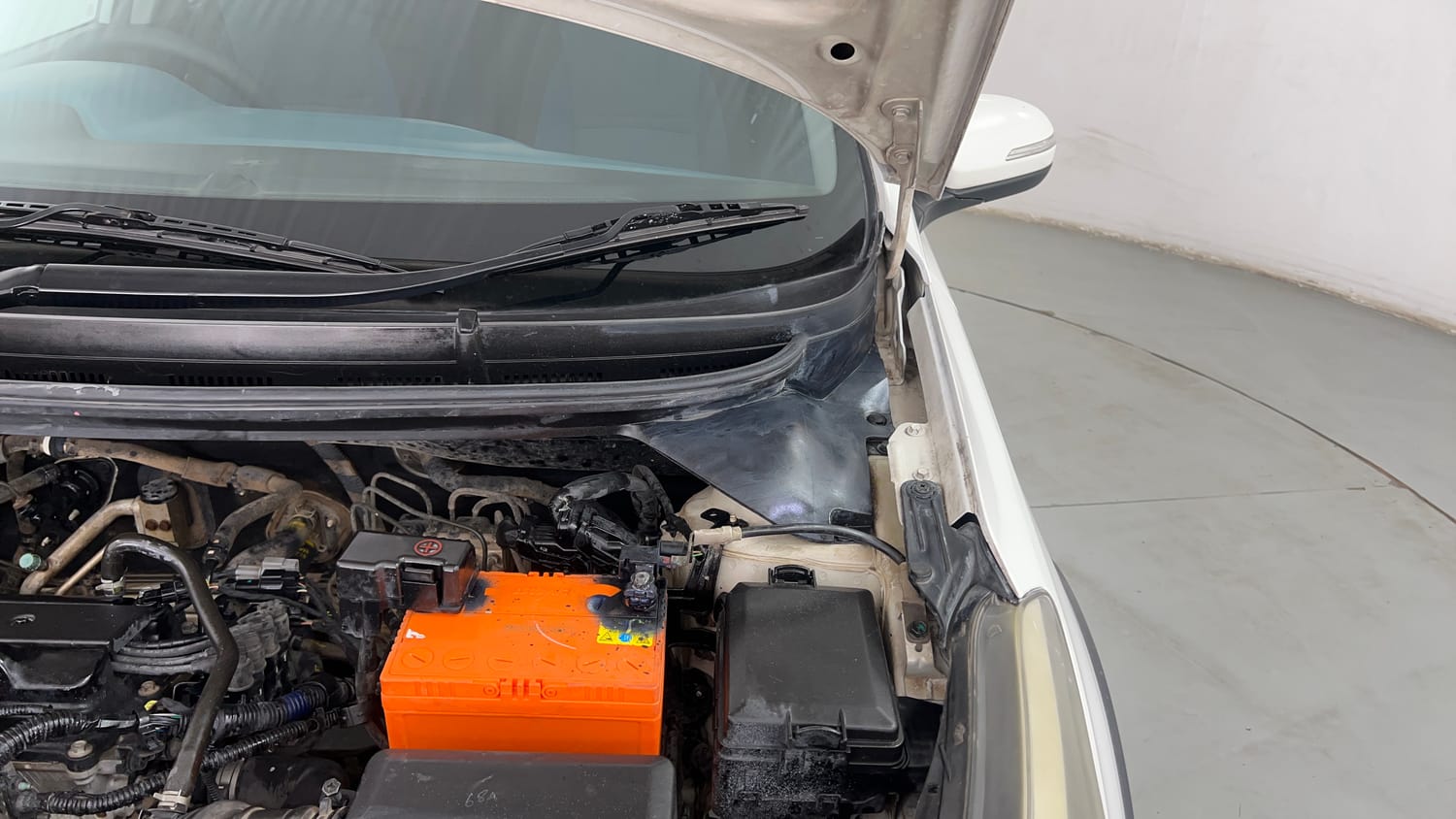 Used 2016 Hyundai i20 Active 1.2 SX Petrol Manual engine ENGINE LEFT SIDE HINGE & APRON VIEW