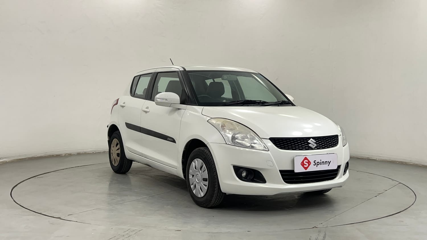 Used 2013 Maruti Suzuki Swift VXi Petrol Manual exterior RIGHT FRONT CORNER VIEW