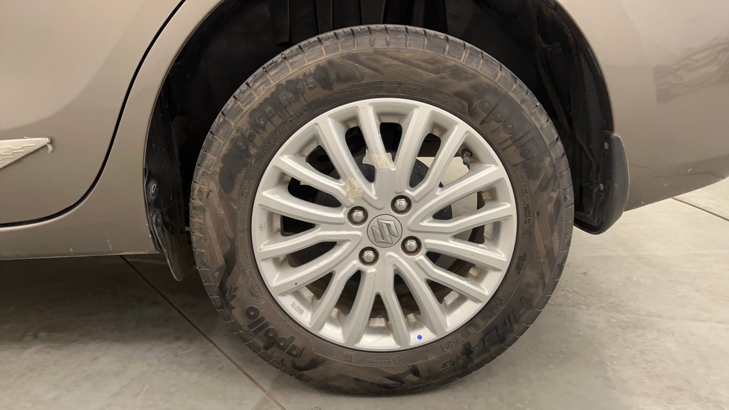 Used 2022 Maruti Suzuki Dzire ZXi CNG Cng Manual tyres LEFT REAR TYRE RIM VIEW