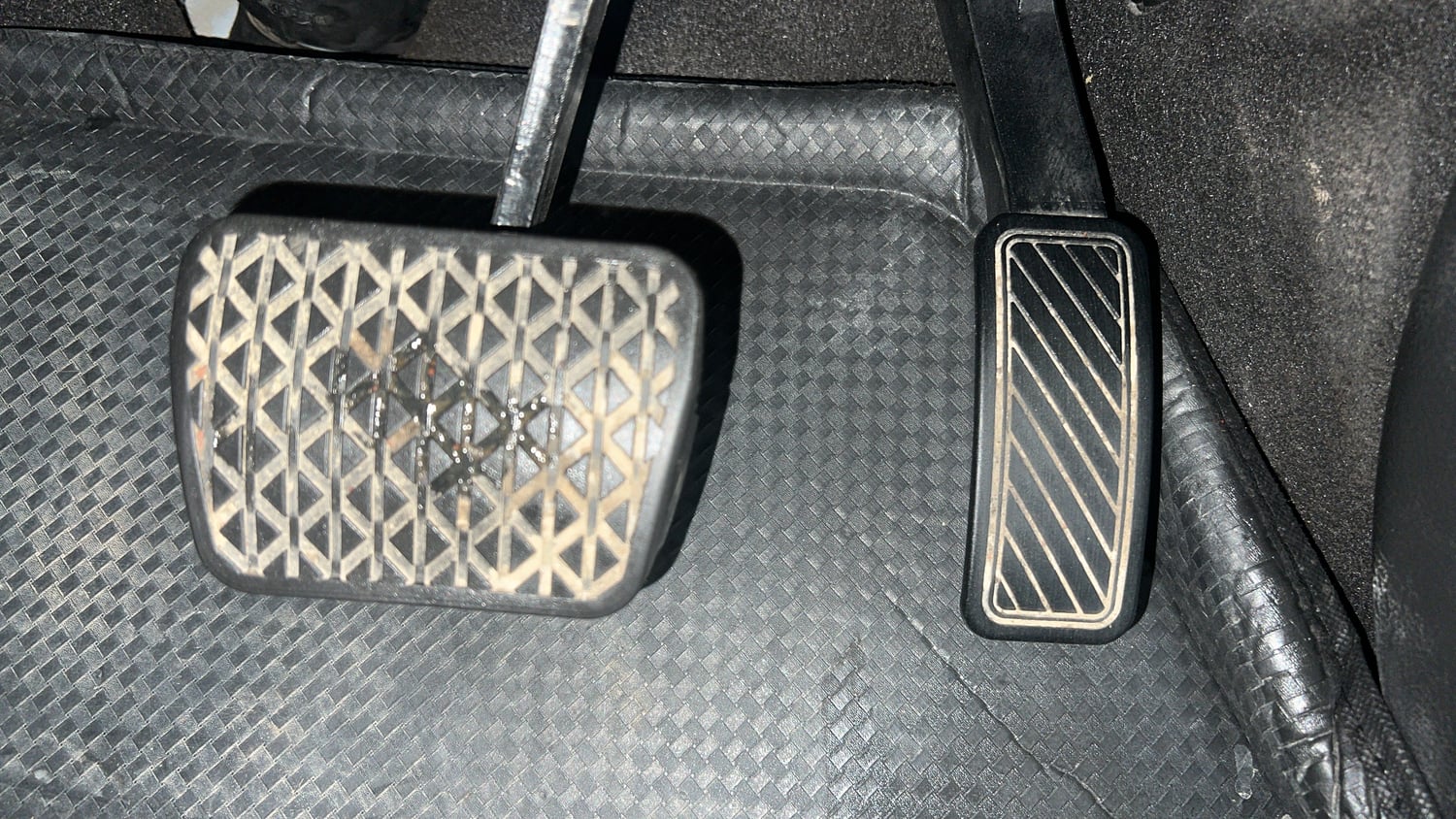 Used 2016 Ford Figo Titanium 1.5 Ti-VCT AT Petrol Automatic interior PEDALS VIEW