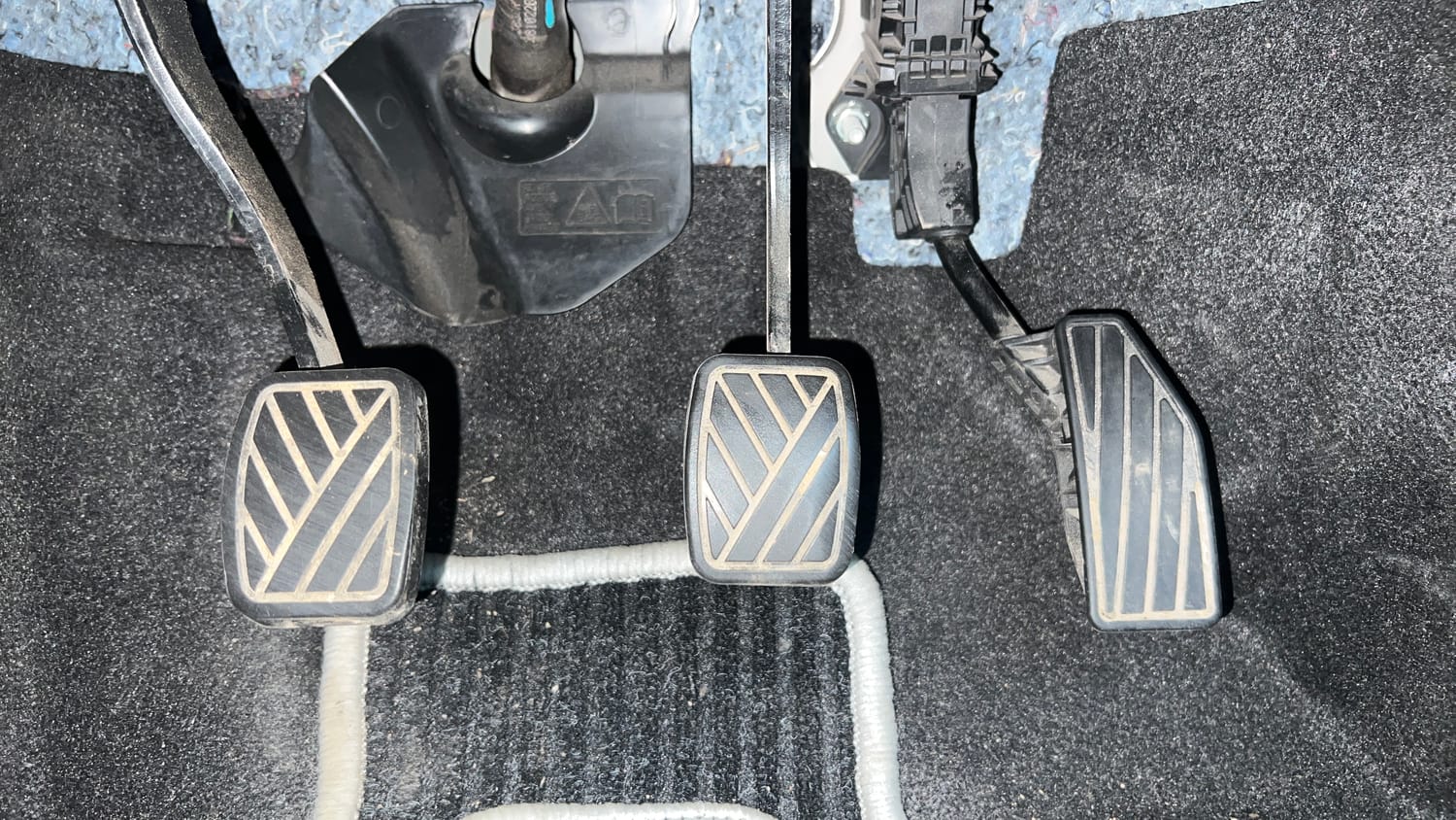 Used 2022 Maruti Suzuki Swift VXi Petrol Manual interior PEDALS VIEW