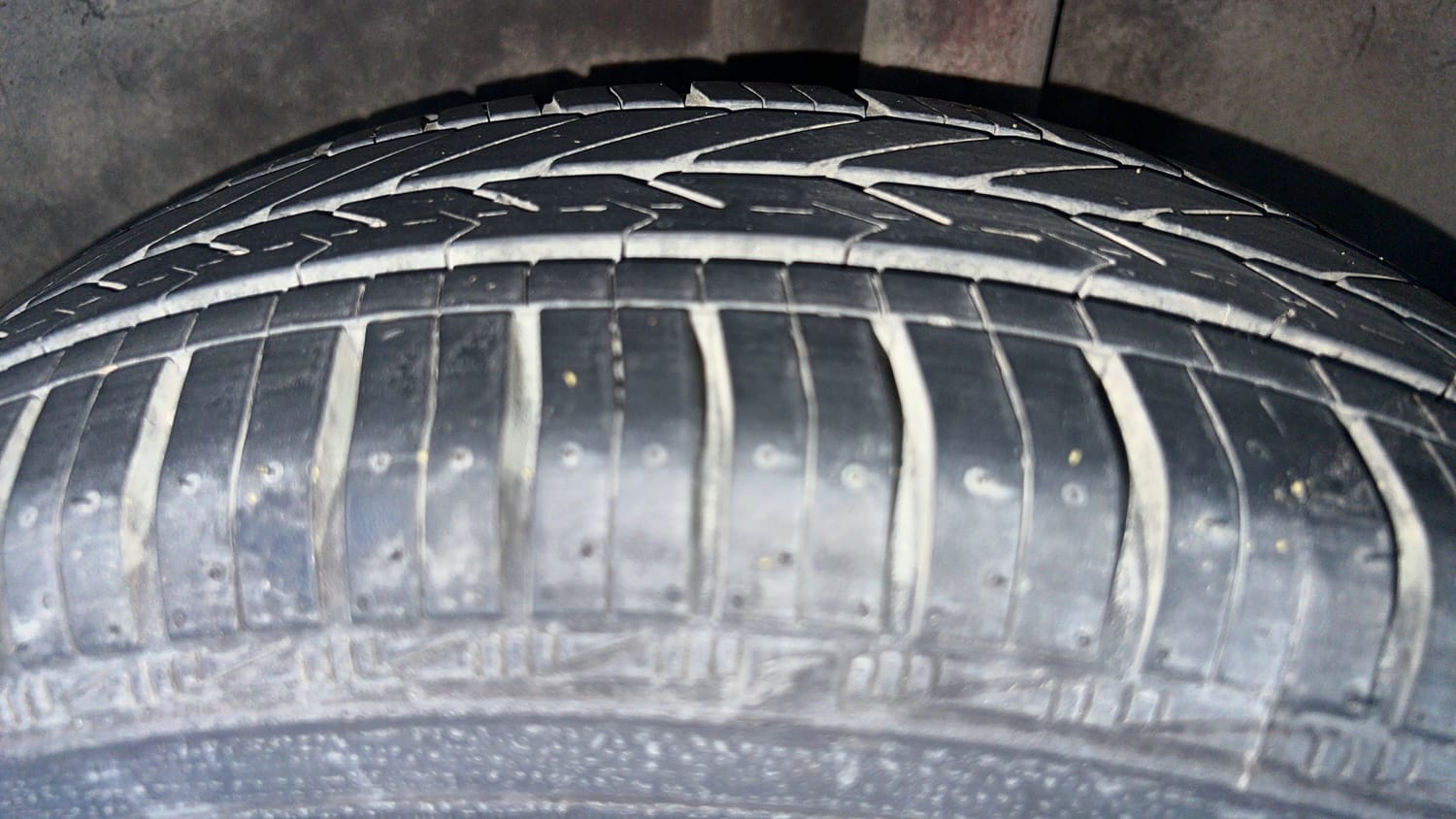 Used 2021 Volkswagen Polo Trendline 1.0L MPI Petrol Manual tyres LEFT REAR TYRE TREAD VIEW