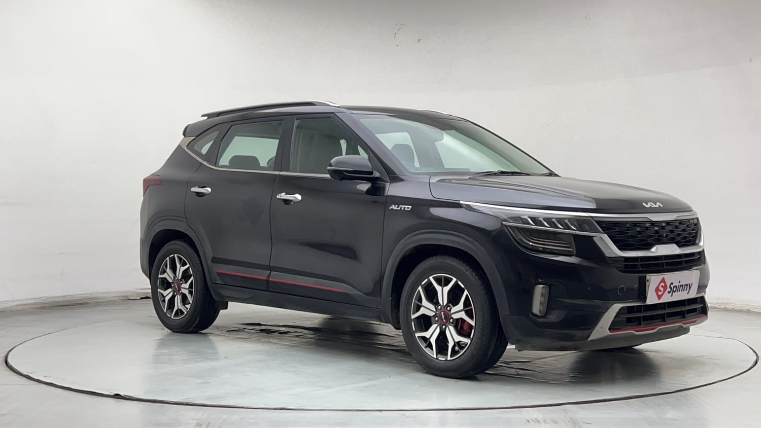 Used 2022 Kia Seltos GTX Plus 1.5 Diesel AT Diesel Automatic exterior RIGHT FRONT CORNER VIEW