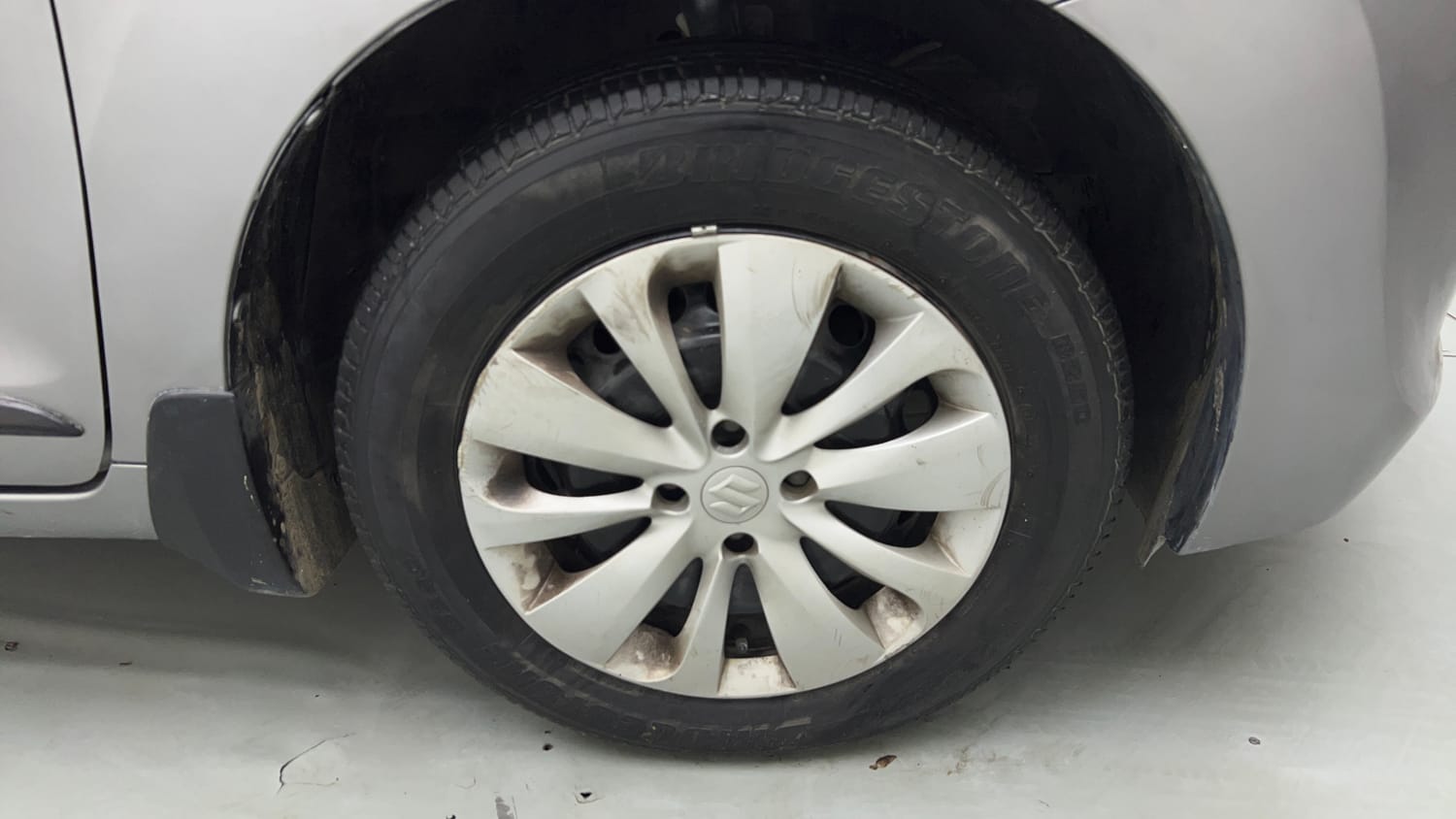 Used 2017 Maruti Suzuki Baleno Delta 1.2 Petrol Manual tyres RIGHT FRONT TYRE RIM VIEW