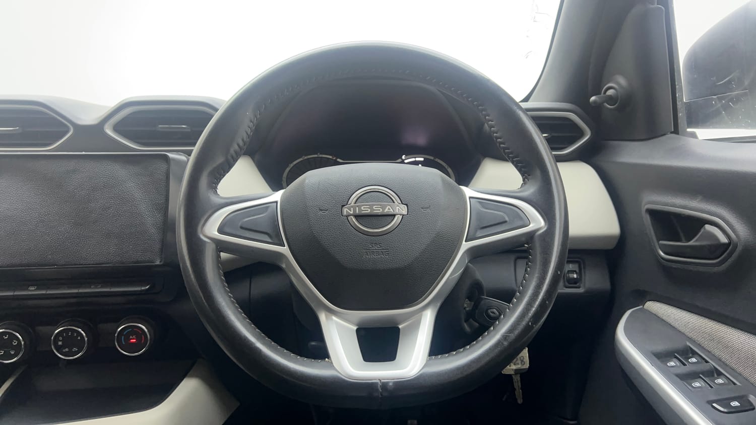 Used 2021 Nissan Magnite XE Petrol Manual interior STEERING VIEW