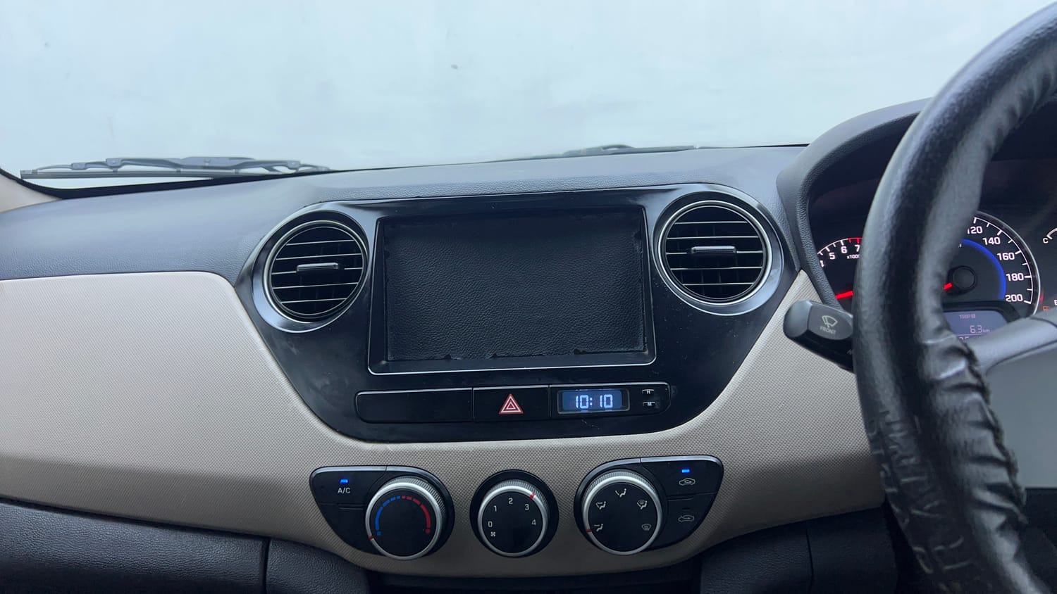 Used 2014 Hyundai Grand i10 Magna 1.2 Kappa VTVT Petrol Manual interior MUSIC SYSTEM & AC CONTROL VIEW
