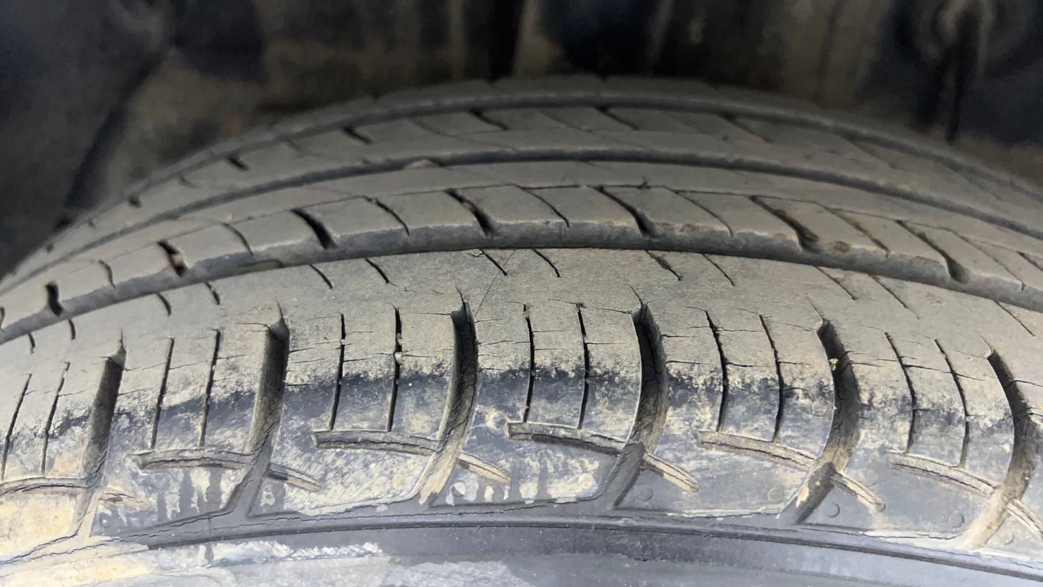 Used 2019 Hyundai Elite i20 Sportz Plus 1.2 Petrol Manual tyres RIGHT REAR TYRE TREAD VIEW