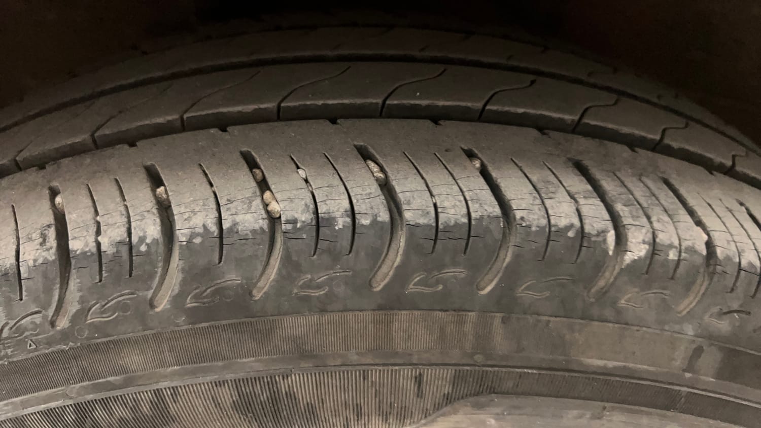 Used 2015 Nissan Micra XV CVT Petrol Automatic tyres RIGHT REAR TYRE TREAD VIEW