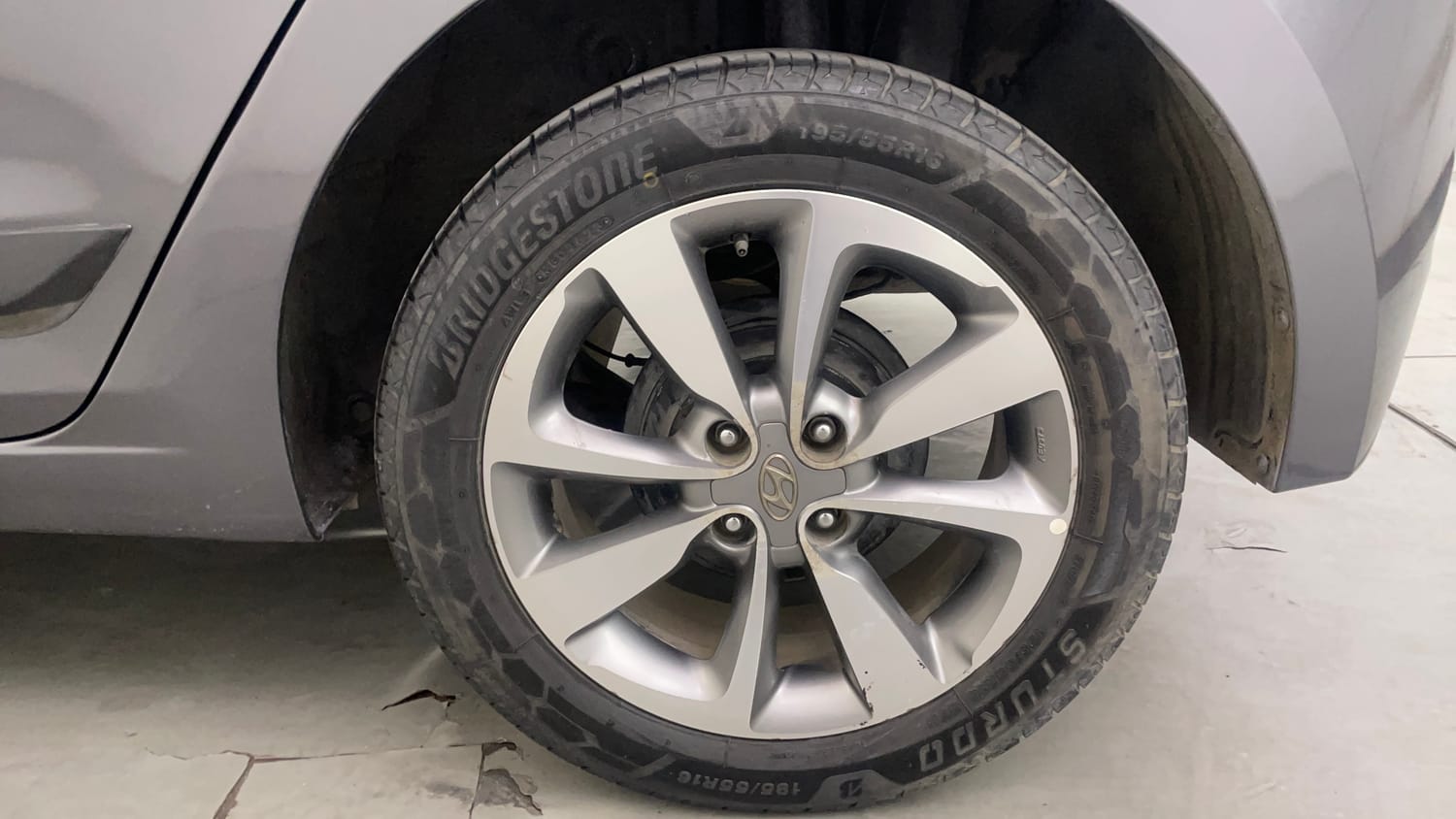 Used 2017 Hyundai Elite i20 Asta 1.2 (O) Petrol Manual tyres LEFT REAR TYRE RIM VIEW