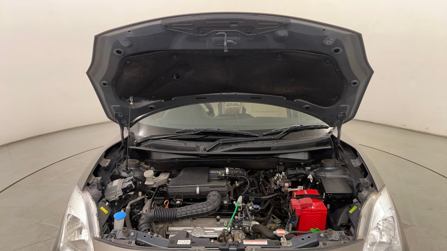 Used 2022 Maruti Suzuki Dzire ZXi CNG Cng Manual engine ENGINE & BONNET OPEN FRONT VIEW