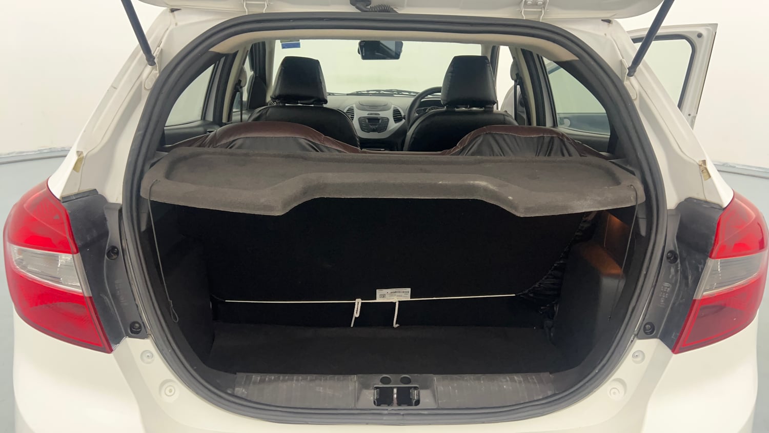 Used 2016 Ford Figo Titanium 1.5 Ti-VCT AT Petrol Automatic interior DICKY INSIDE VIEW