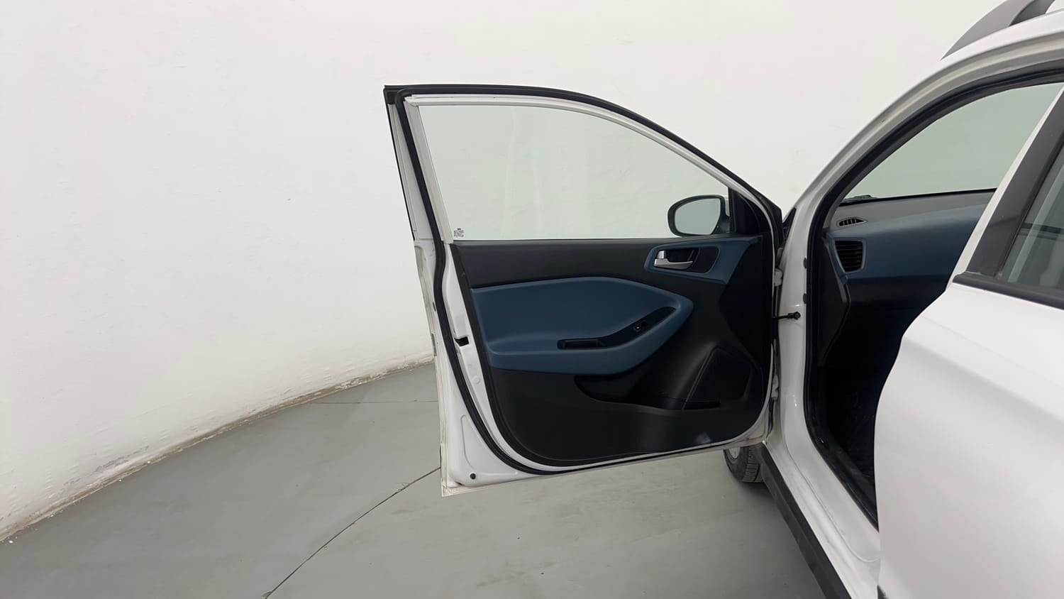 Used 2016 Hyundai i20 Active 1.2 SX Petrol Manual interior LEFT FRONT DOOR OPEN VIEW