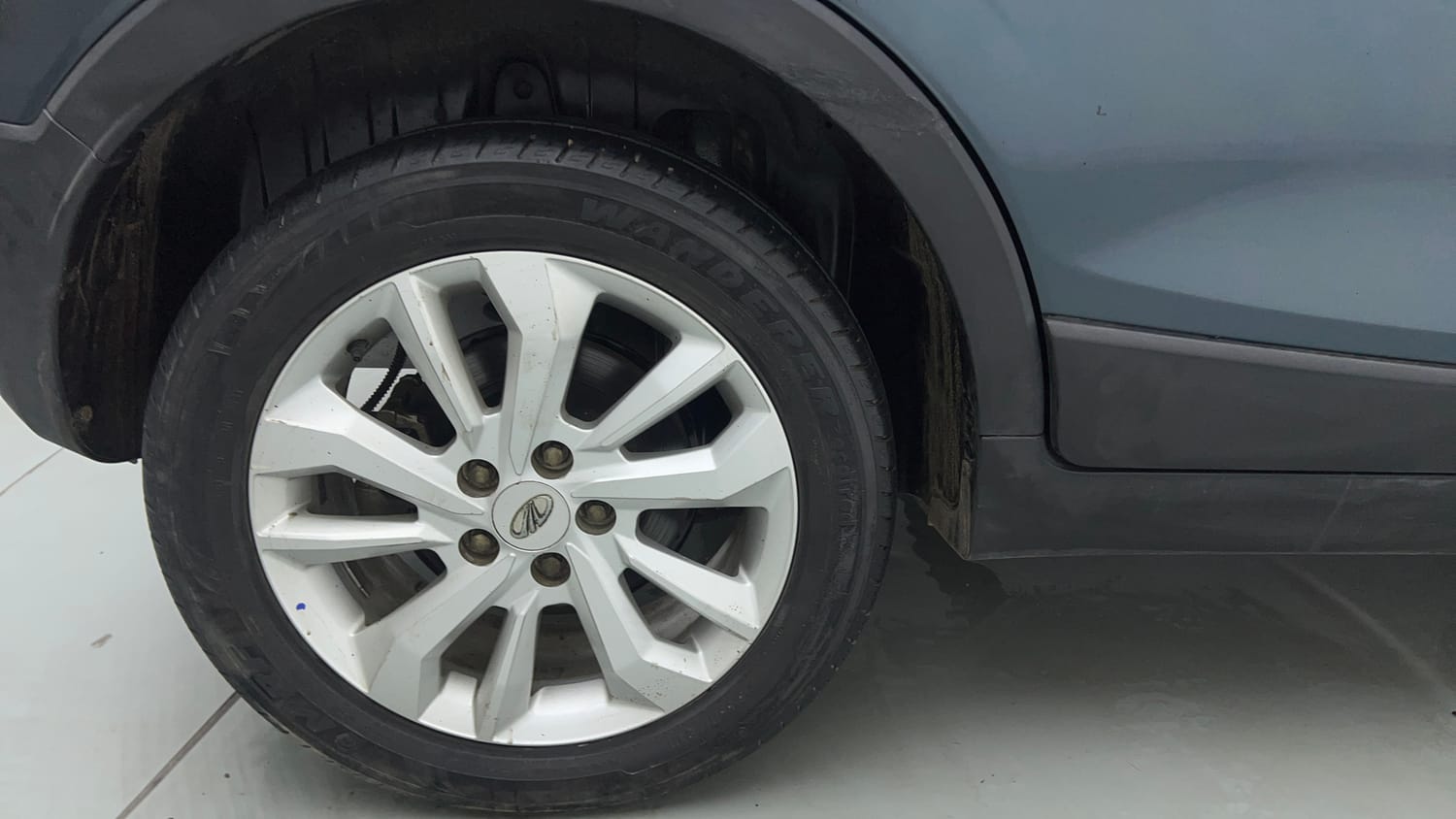 Used 2021 Mahindra XUV 300 W8 1.2 Petrol Petrol Manual tyres RIGHT REAR TYRE RIM VIEW