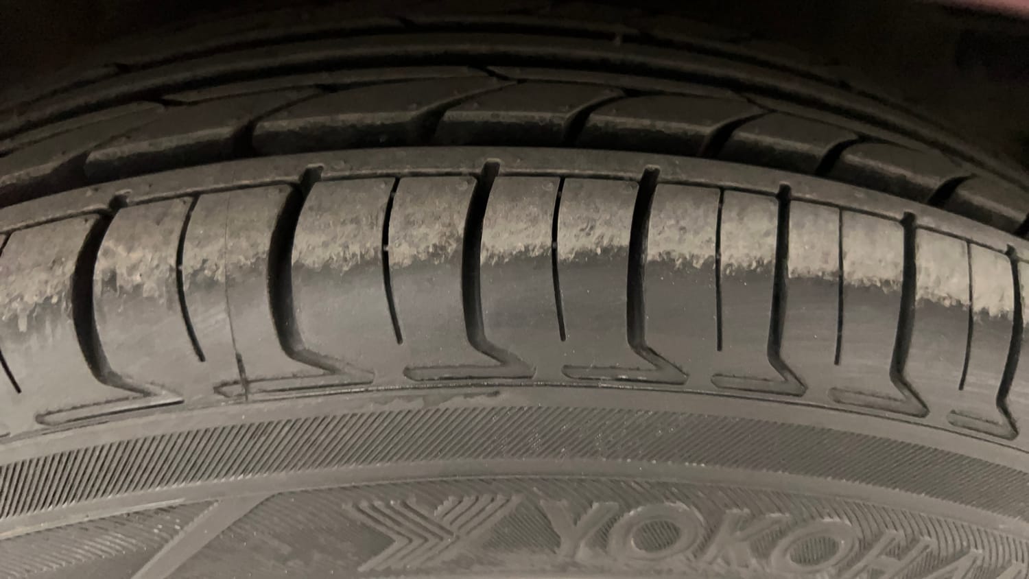 Used 2015 Hyundai i10 Sportz 1.1 iRDE2 Petrol Manual tyres RIGHT FRONT TYRE TREAD VIEW