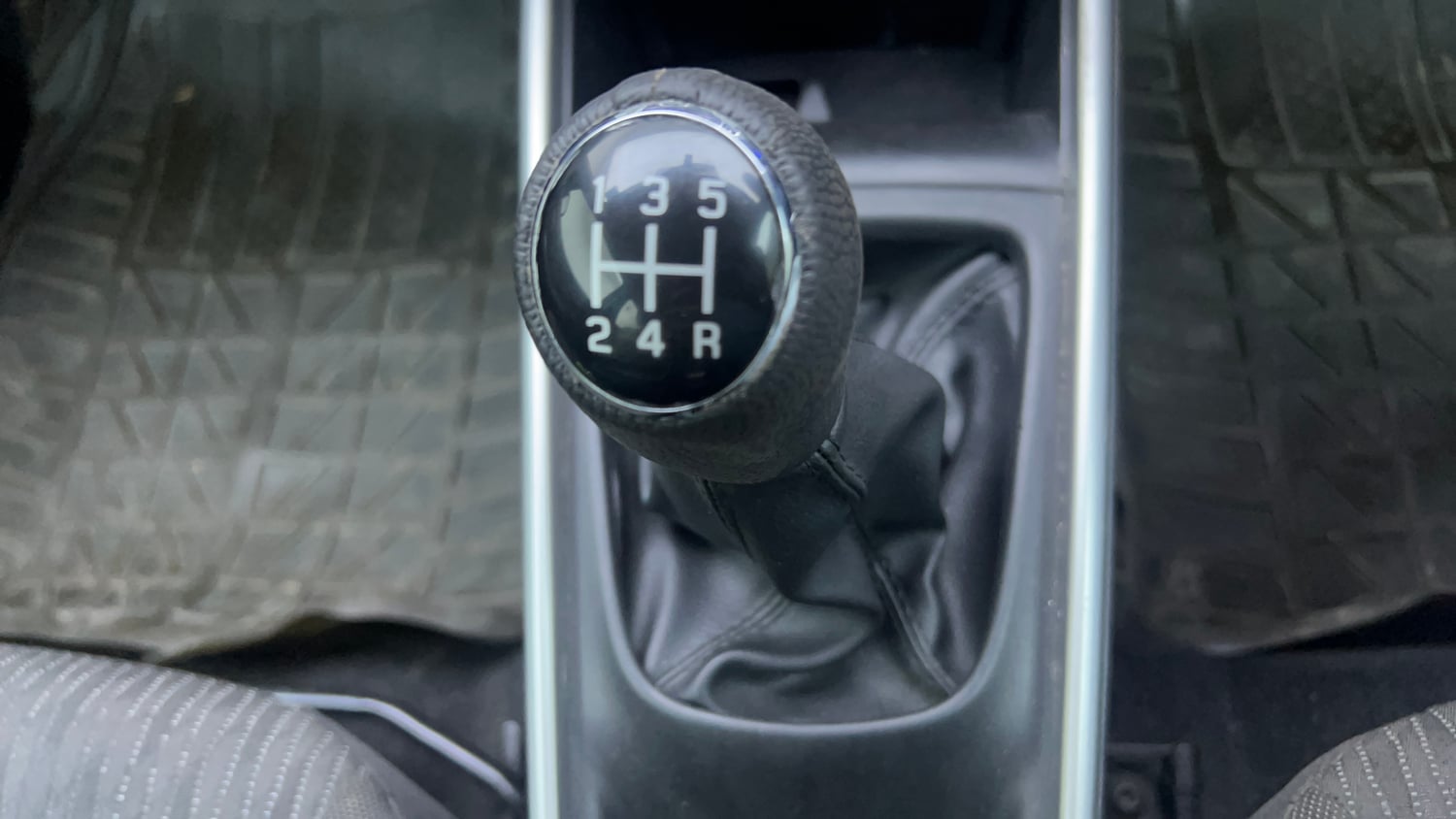 Used 2018 Maruti Suzuki Baleno Alpha Petrol+CNG (Outside Fitted) Cng Manual interior GEAR  KNOB VIEW