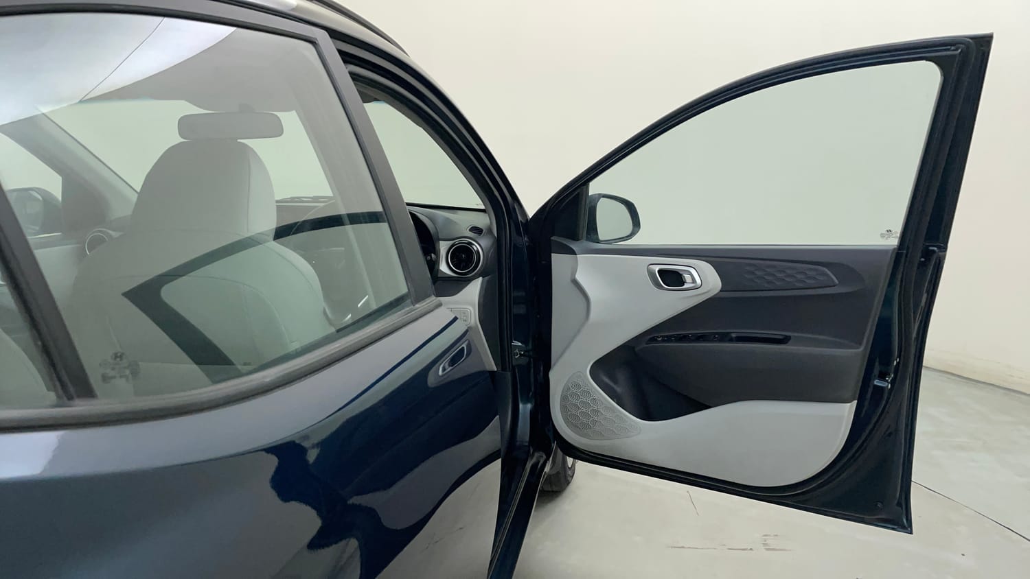 Used 2023 Hyundai Grand i10 Nios Sportz 1.2 Kappa VTVT Petrol Manual interior RIGHT FRONT DOOR OPEN VIEW