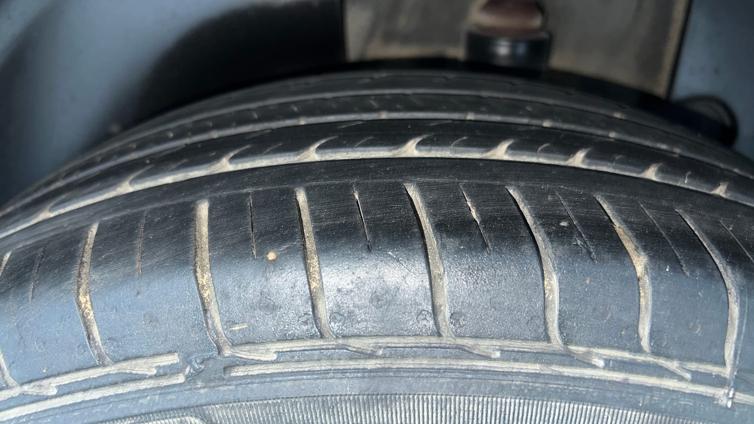 Used 2022 Kia Seltos GTX Plus 1.5 Diesel AT Diesel Automatic tyres LEFT REAR TYRE TREAD VIEW