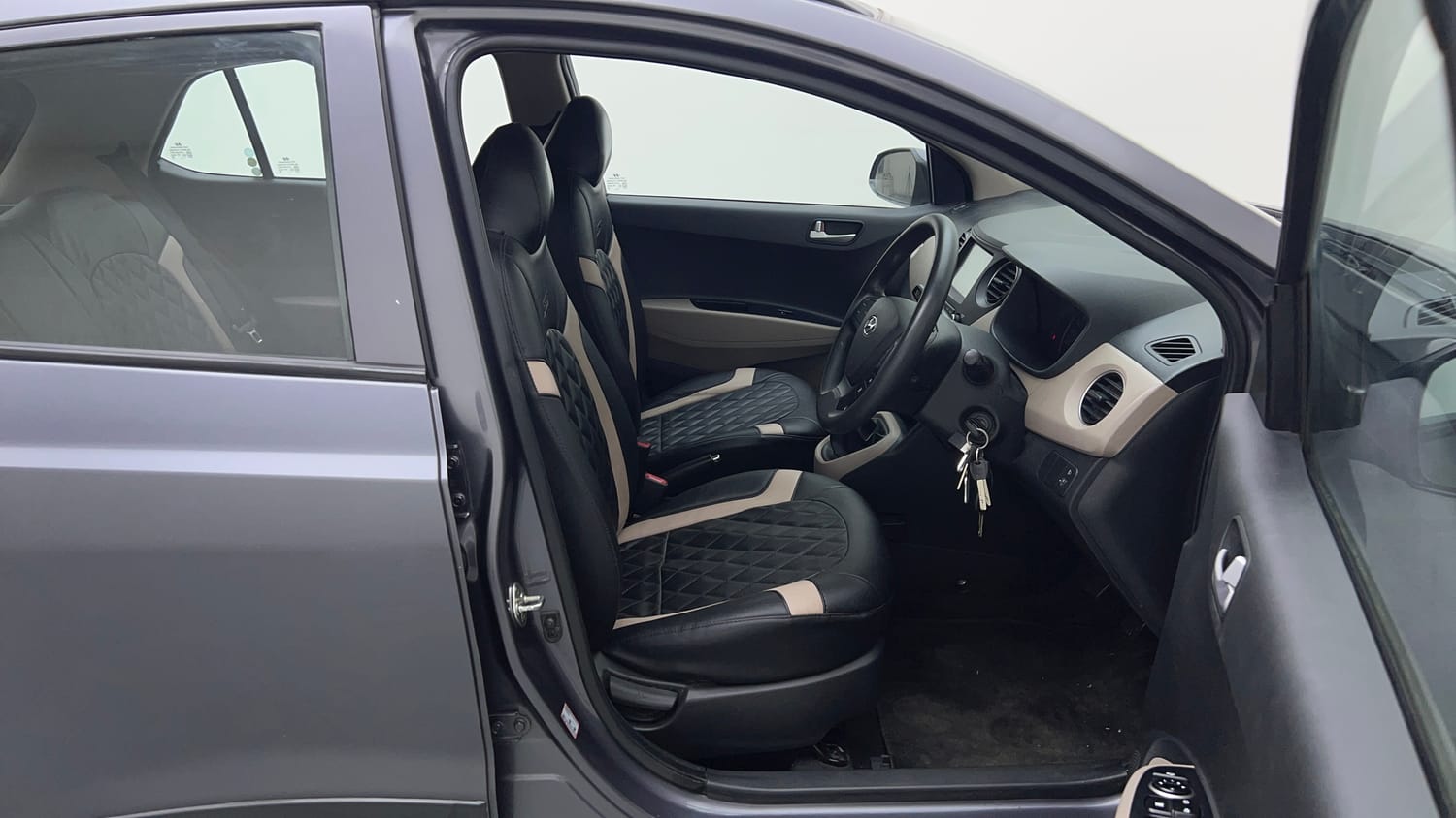 Used 2019 Hyundai Grand i10 Sportz 1.2 Kappa VTVT Petrol Manual interior RIGHT SIDE FRONT DOOR CABIN VIEW