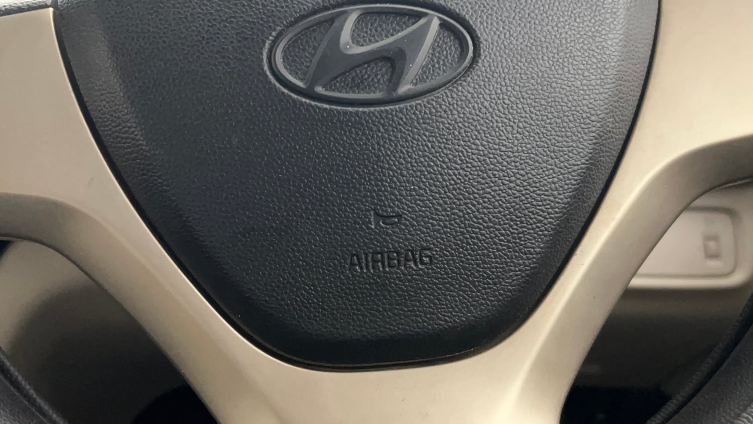 Used 2020 Hyundai Santro Era Executive Petrol Manual top_features Airbags