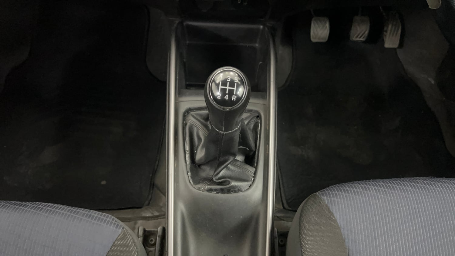 Used 2020 Maruti Suzuki Baleno Zeta Petrol Manual interior GEAR  KNOB VIEW