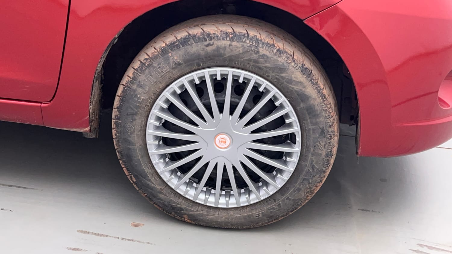 Used 2017 Maruti Suzuki Celerio VXi AMT Petrol Automatic tyres RIGHT FRONT TYRE RIM VIEW